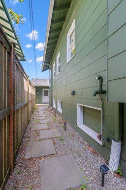 Listing photo thumbnail