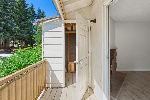 Listing photo thumbnail
