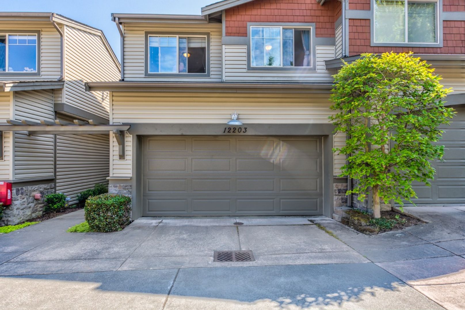 Kirkland Townhome: 12203 NE 103rd Lane #C4