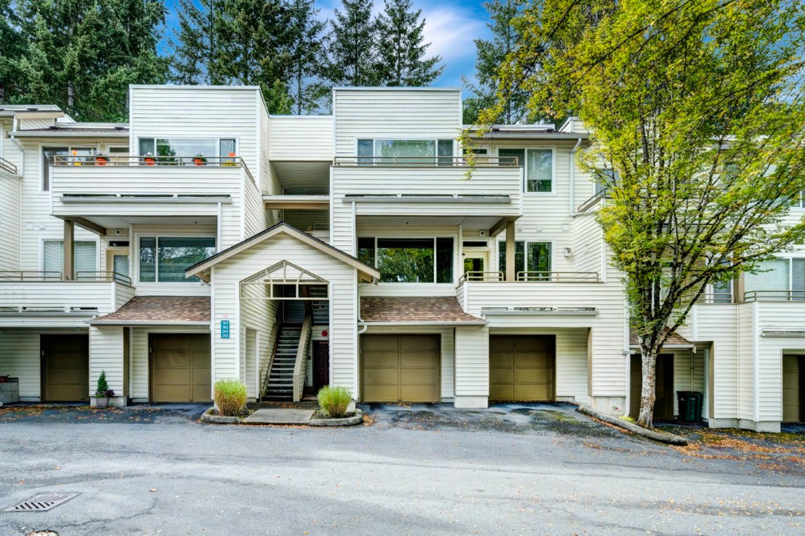 Redmond Condo: 7583 Old Redmond Road #A203