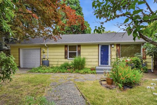 3720 SW 100th Street, Seattle, WA 98146