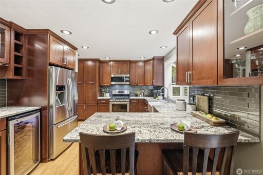 Listing photo thumbnail