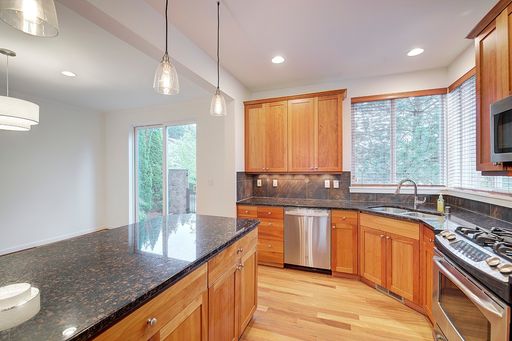 Listing photo thumbnail