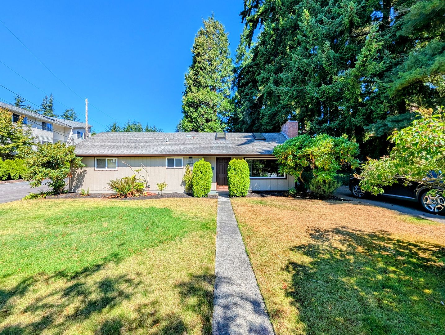 Lynnwood House: 5715 186th Place SW