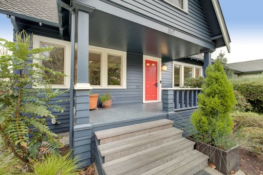 Listing photo thumbnail