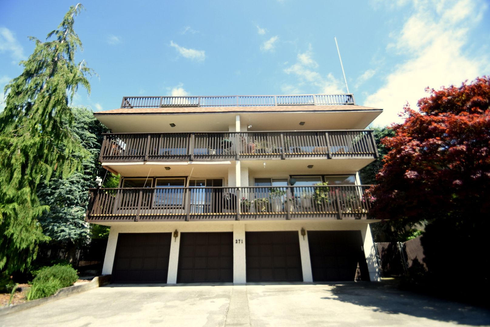 Edmonds Apartment: 271 4th Avenue S
