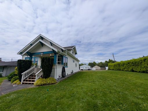 Listing photo thumbnail