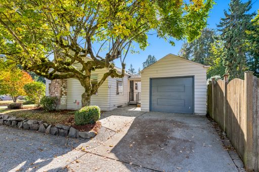 Listing photo thumbnail