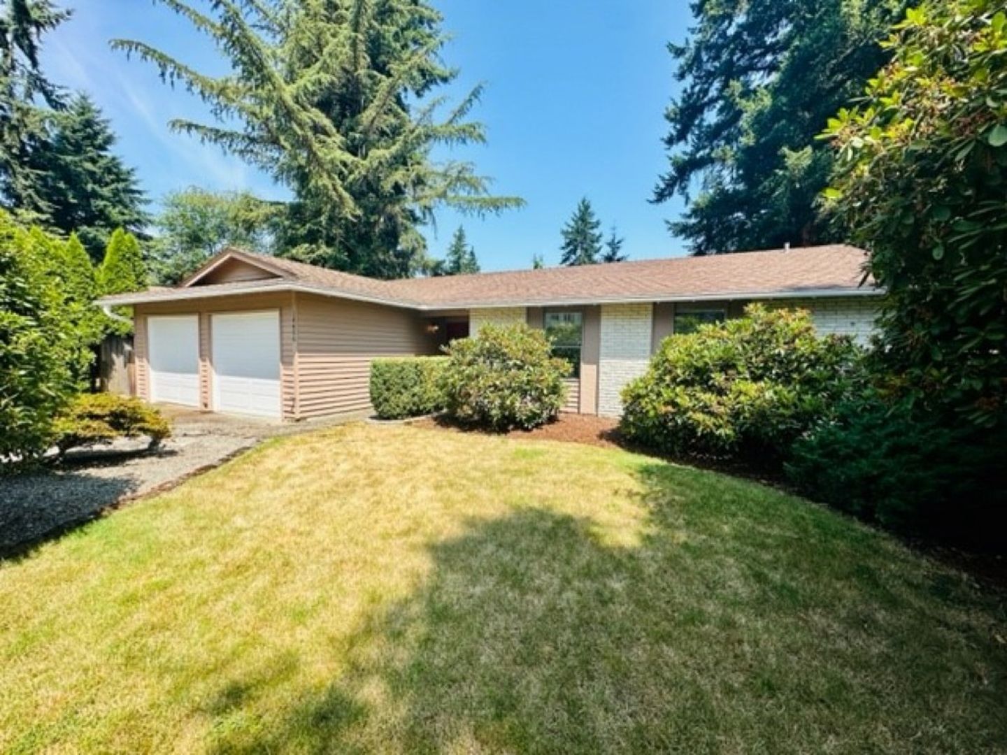 Bellevue House: 14406 SE 19th Place