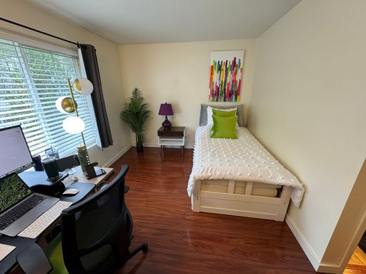 Listing photo thumbnail