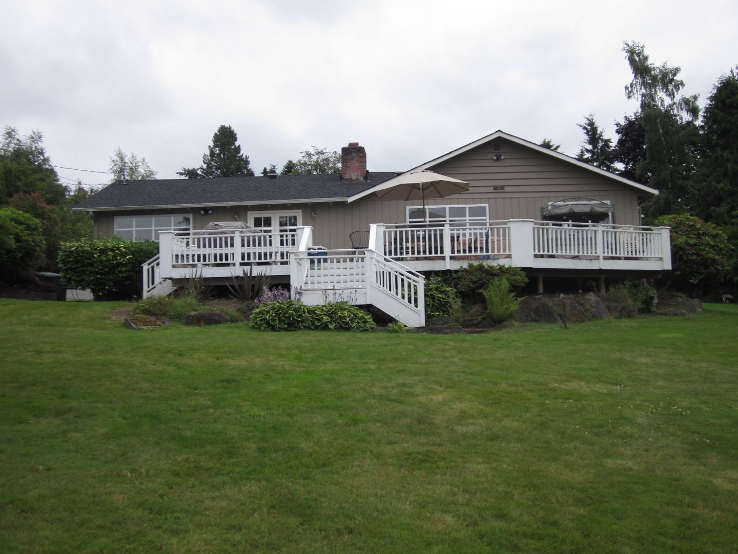 Clyde Hill House: 8831 NE 28th St