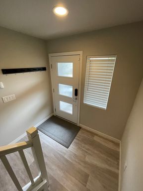Listing photo thumbnail