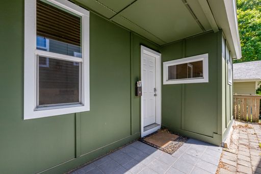 Listing photo thumbnail