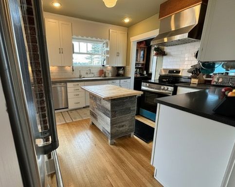 Listing photo thumbnail