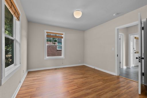 Listing photo thumbnail