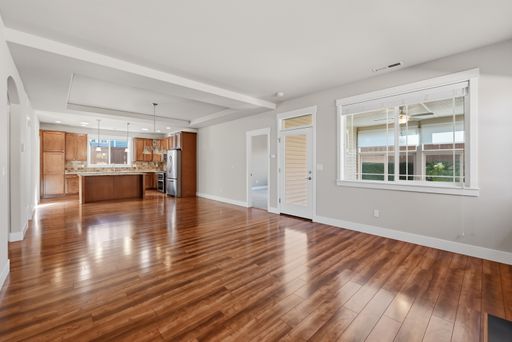 Listing photo thumbnail