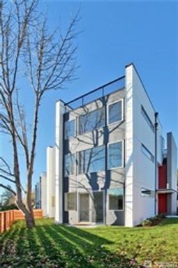 5207 S Willow St, Seattle, WA 98118