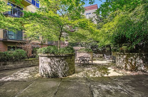 Listing photo thumbnail