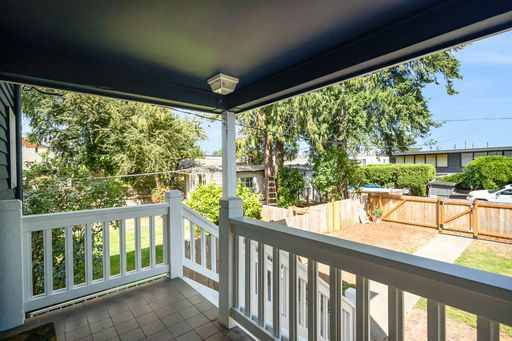Listing photo thumbnail