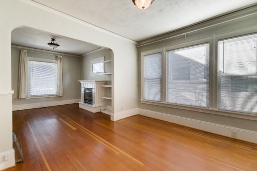 Listing photo thumbnail