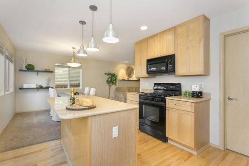 Listing photo thumbnail