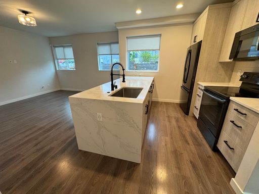 Listing photo thumbnail