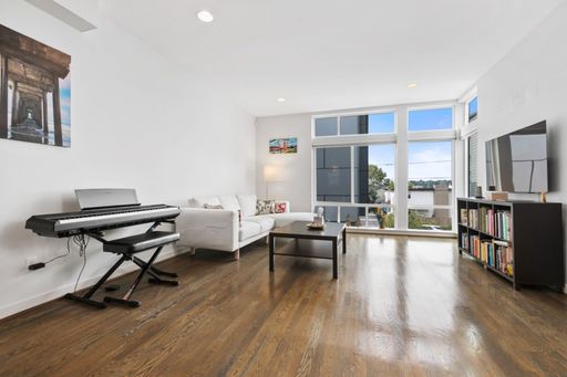 Listing photo thumbnail