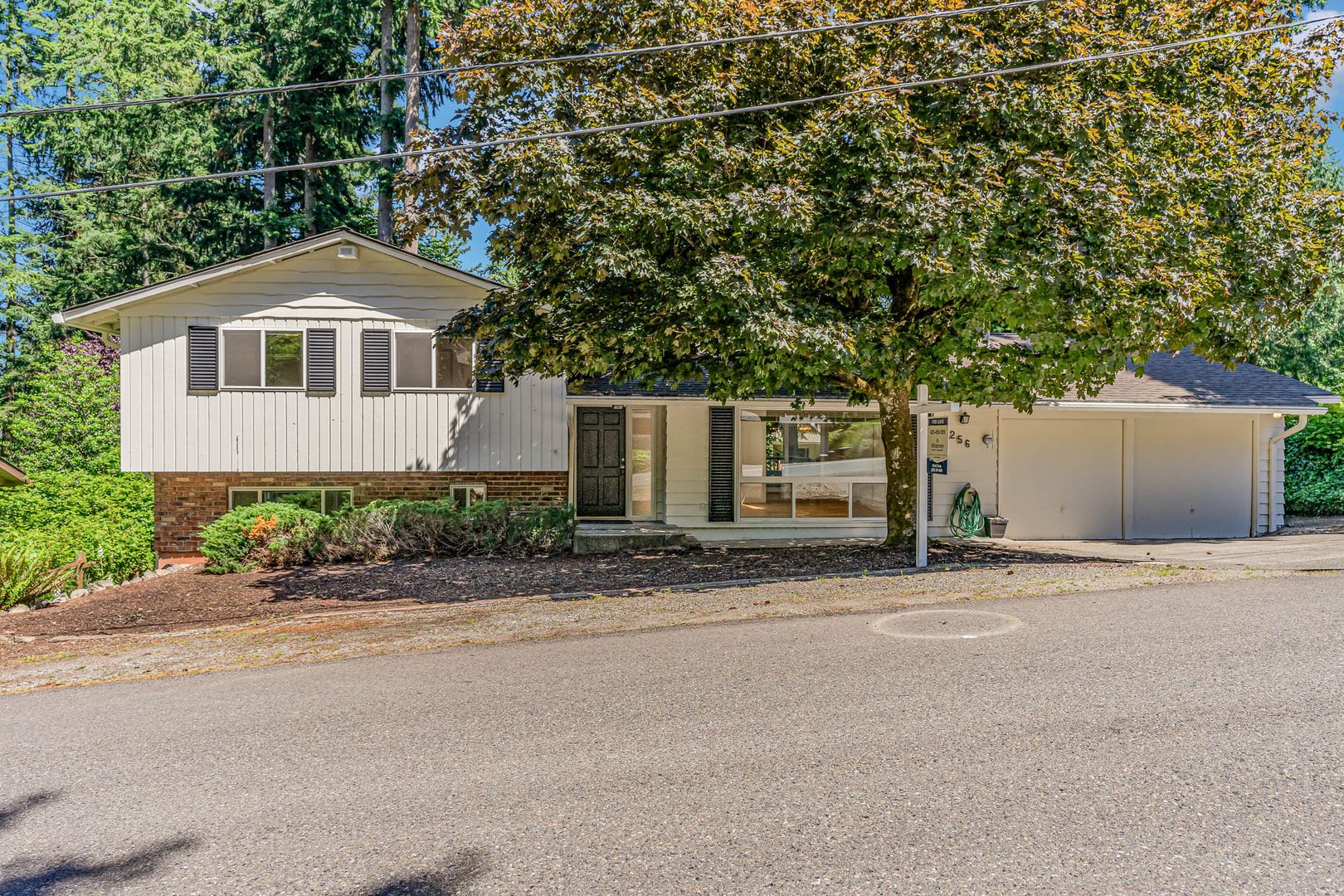 Bellevue House: 4256 163rd Ave SE