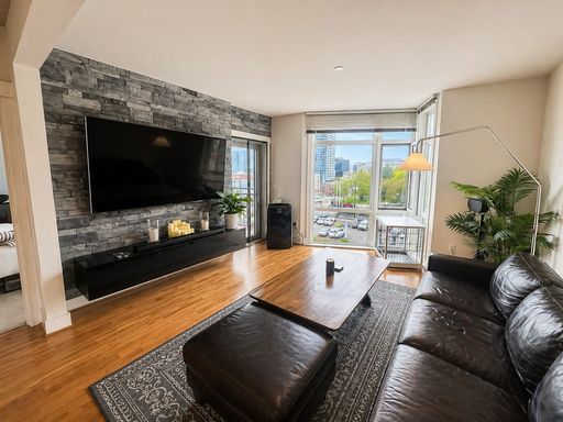 Listing photo thumbnail