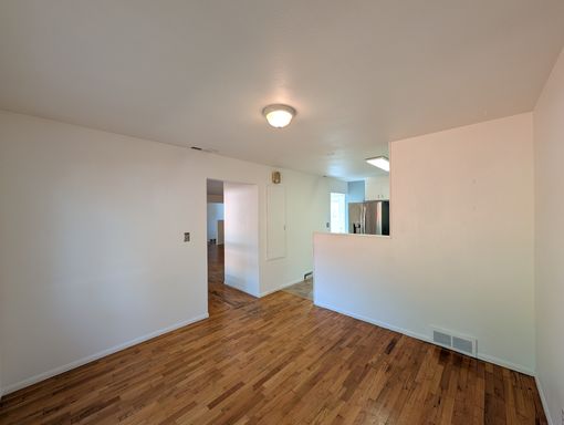 Listing photo thumbnail