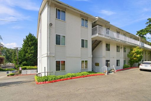 9926 NE 116th Street #302, Kirkland, WA 98034