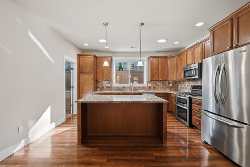 Listing photo thumbnail