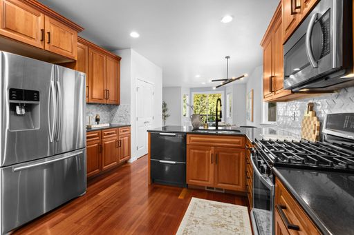 Listing photo thumbnail