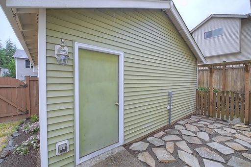 Listing photo thumbnail