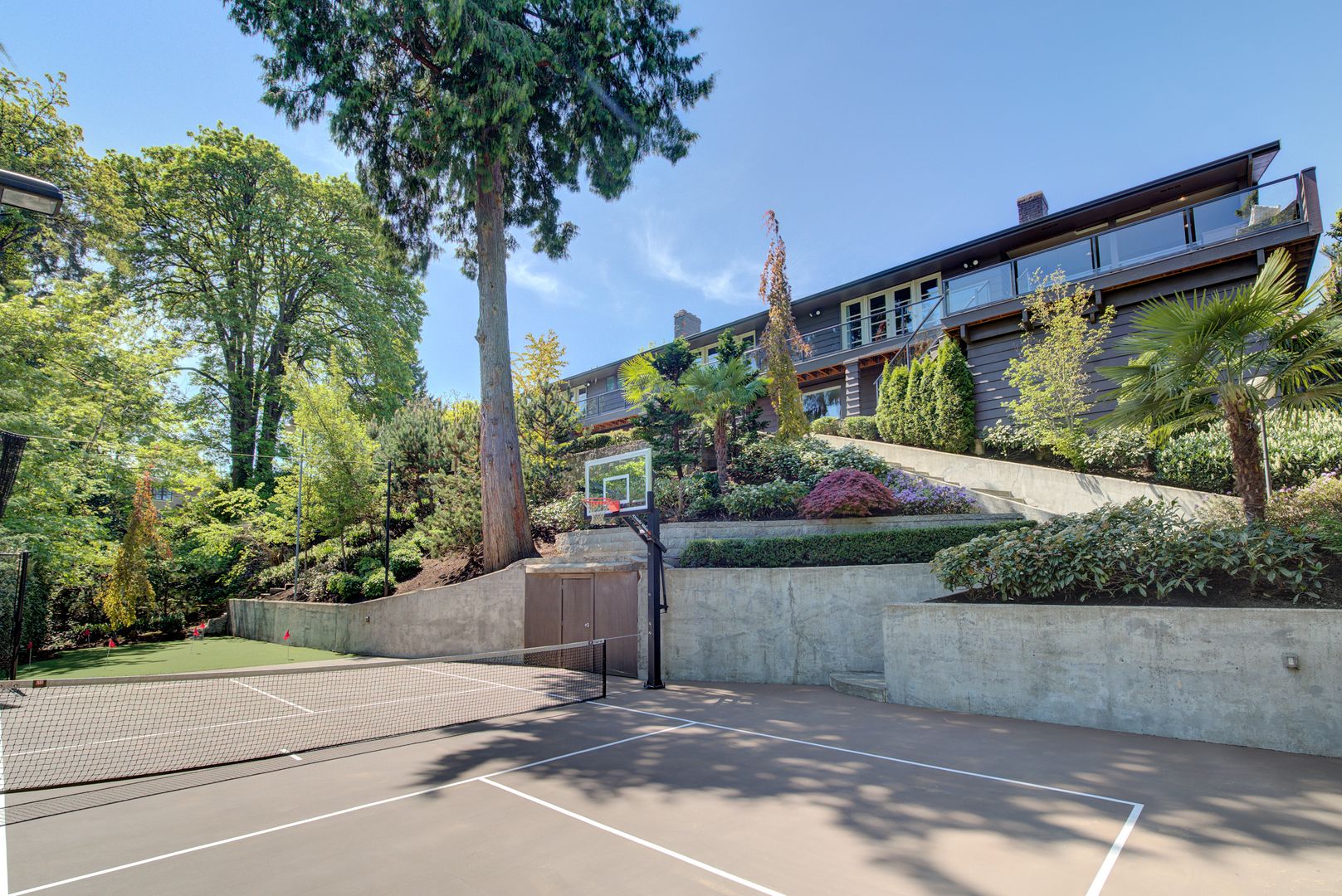 Medina House: 914 88th Avenue NE