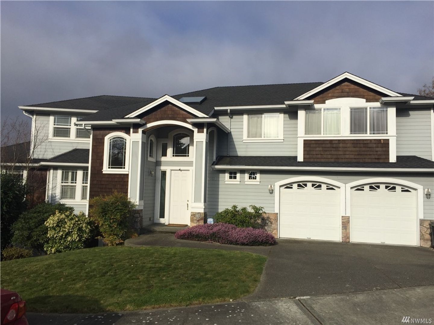Renton House: 601 Bronson Place NE