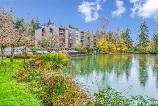 1Bd/1Ba Redmond Condo – photo 1