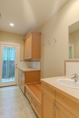 Listing photo thumbnail