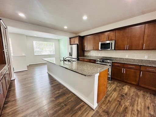 Listing photo thumbnail