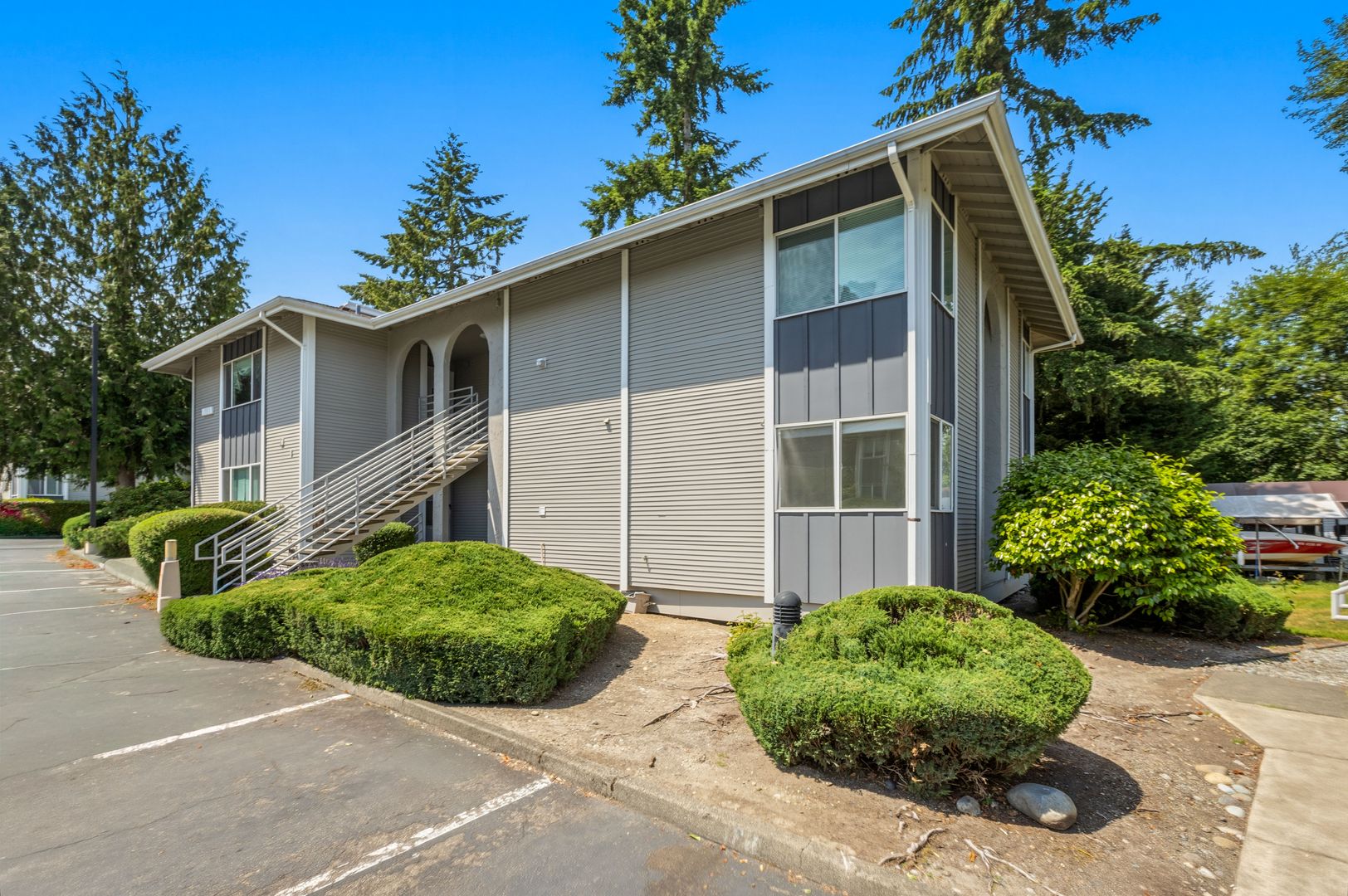 Redmond Condo: 17310 NE 45th Street #123