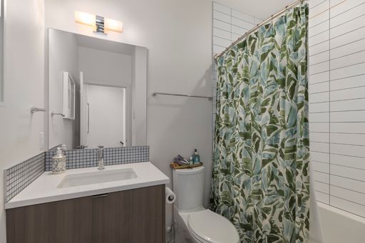 Listing photo thumbnail