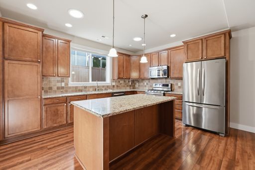 Listing photo thumbnail