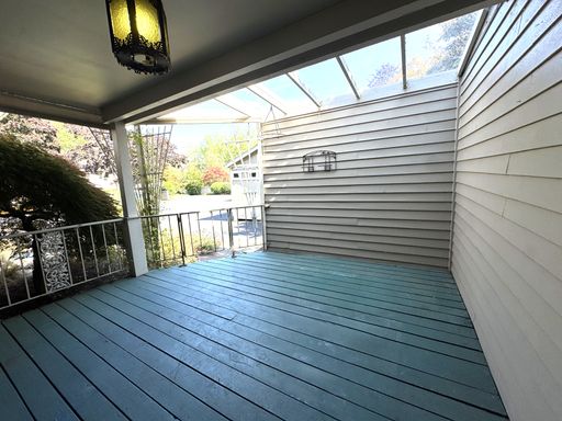 Listing photo thumbnail