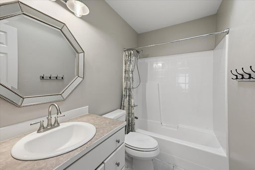 Listing photo thumbnail