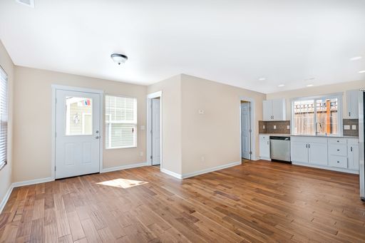 Listing photo thumbnail