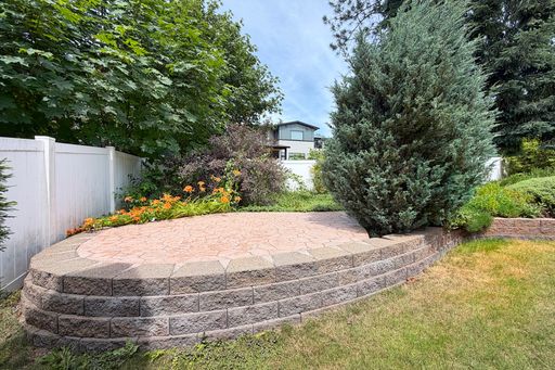 Listing photo thumbnail