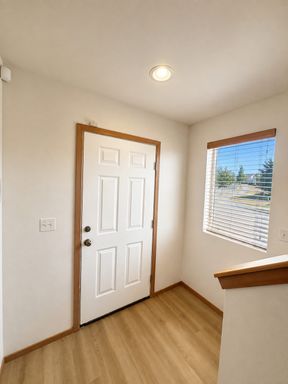 Listing photo thumbnail