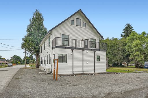 Listing photo thumbnail