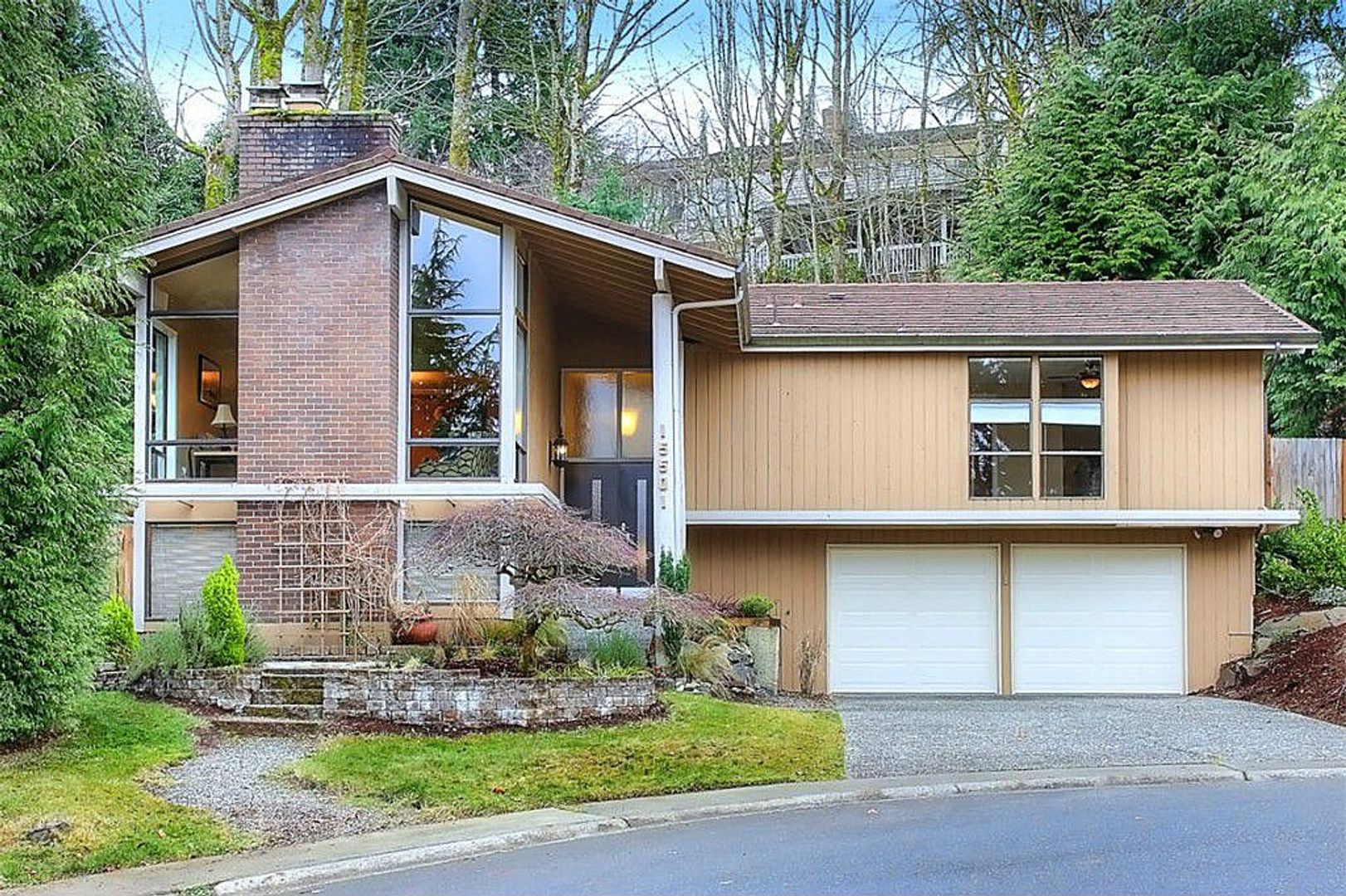 Bellevue House: 15501 SE 46th Way