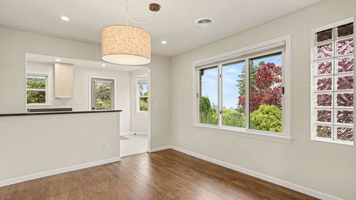 Listing photo thumbnail